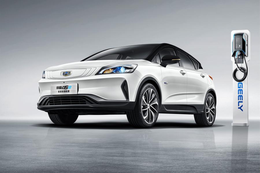  Geely Emgrand GSe (FE-7) 2018 года  (фото 13 из 13)